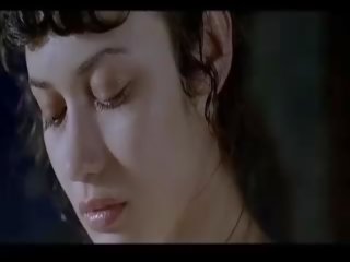 Olga kurylenko 满 前面的 脏 电影 场景
