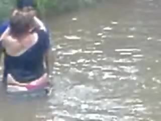 Edan latins having bayan video in the river while rest of the village looking show