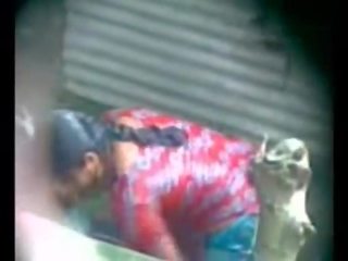 Segretamente recorded mms di un villaggio zia presa un bagno catturato da un voyeur - giocare indiano xxx film