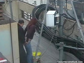 Espião câmara captura a foder em roof topo
