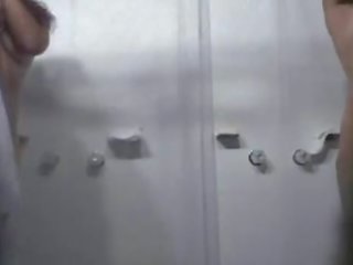 Noor koolitüdruk hostel vannituba hiddencam